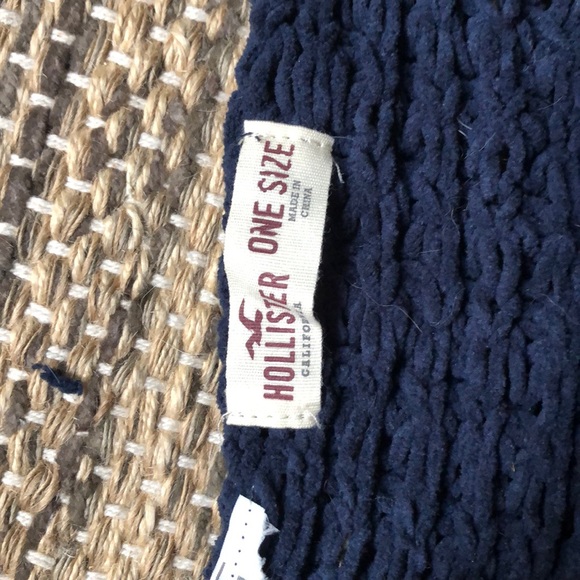 Hollister navy blue crocheted scarf shawl - Picture 2 of 2